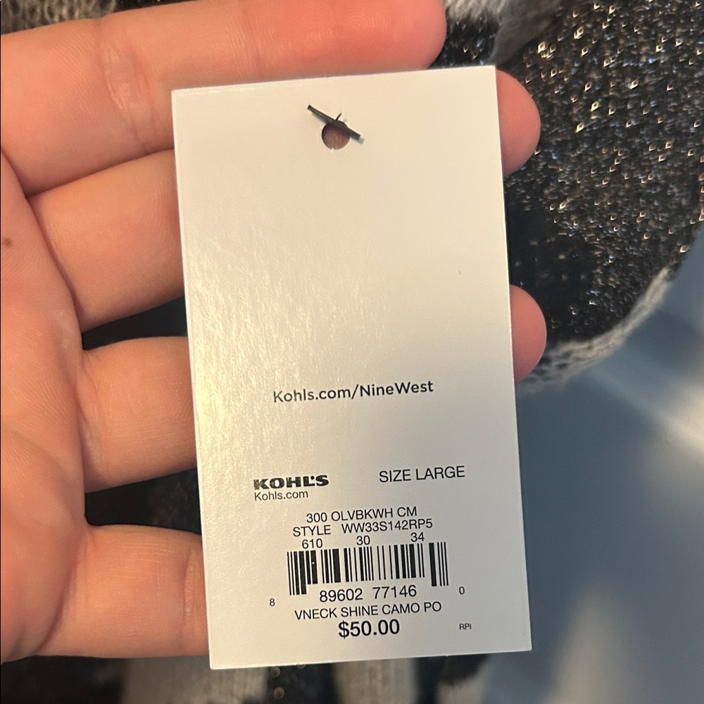 NWT Nine West V-Neck Sweater in Black and Cream  C - Picture 2 of 6